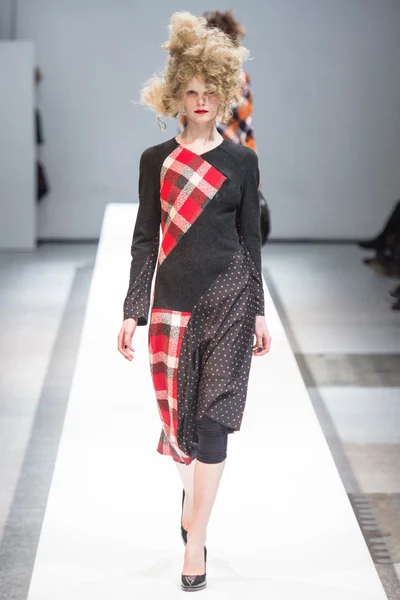 Look 30